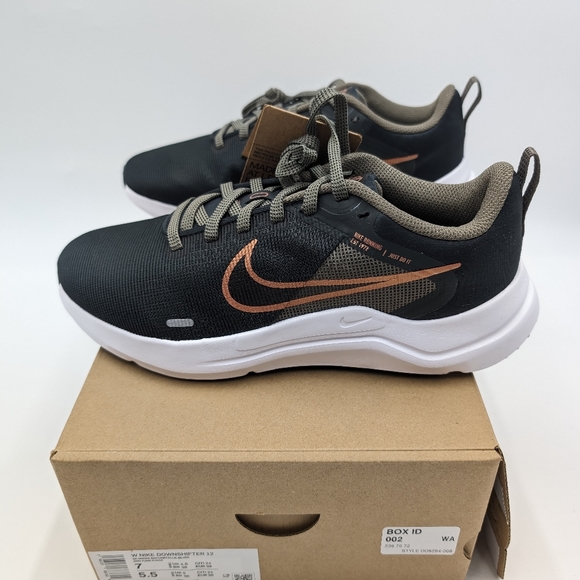 Nike Women's Size 7 Downshifter 12 Running Shoes in Copper and Black - Picture 3 of 5